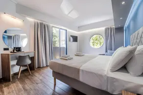 Island City Boutique Hotel - Image 2