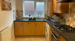 Cozy apartment, sleeps 4 with TV - Image 3