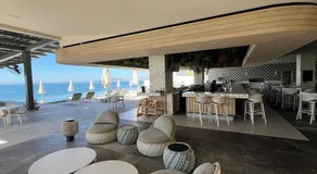 Exclusive and luxurious condo - Image 5