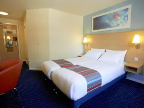 Travelodge Harrogate - Image 3