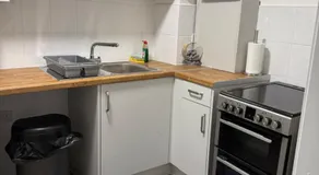 Zikach Apartment Near to Glasgow Airport - Image 3