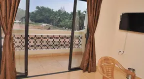 Ocean Crest Hotel - Image 4
