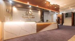 RedDoorz Premium at Regency Sunset Hotel - Image 2