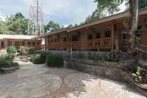 Urbanview Hotel D'Pineapple Villa Ciater by RedDoorz - Image 4