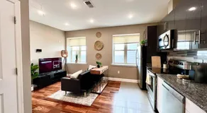 501 Cozy and Comfy 1BR apartment in center city - Image 3