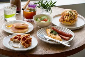 Normal cafe and stay - Image 5