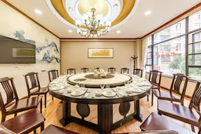 Longsheng Hotel - Image 3