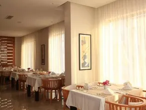 Sundance Suites Hotel - Image 3