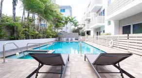 Across the Ocean few steps to beach contemporary three Bedroom townhouse - Image 4