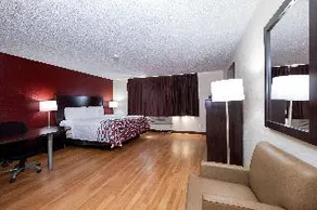 Super Value Inn Portsmouth/Olde Town Area Hotel - Image 2
