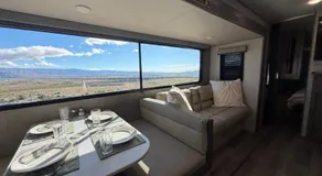 Charming-Cozy trailer Under the Turbines - Image 3