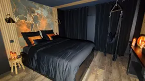 Romantic Suite - Spa & Sauna - Image 3