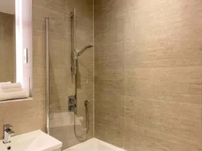 Luxury 1-Bedroom Serviced Apartment - ATRIUM - Image 5