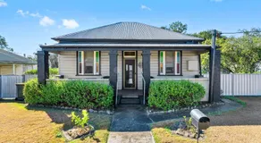HOLIDAYS ON LOVE STREET / HUNTER VALLEY - Image 4
