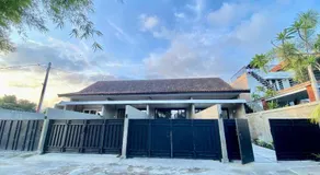 Keramas temuku family Guest house - Image 3