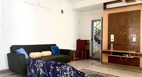 Royal King Bed Suite, Service Apartments, 1km to center , Free WI-FI - Image 2