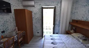 VichyeNichy - Image 5