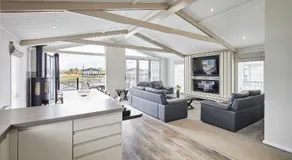 Host & Stay - Roseberry View Lodge Retreat - Image 2
