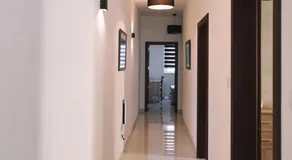 Modern 3 bedroom with AC apartment - Image 2