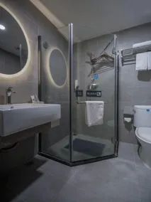 Hanting Hotel Shenzhen Huanggang - Image 3