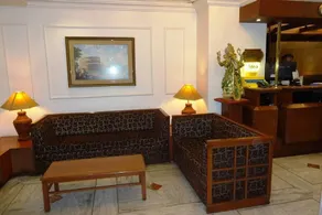Hotel Crown Palace - Image 3