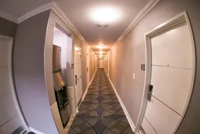 Metropolitan Inn & Suites - Image 4