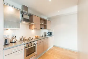 PREMIER SUITES Nottingham - Image 4