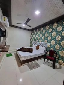 OYO Hotel Shanti Grand Inn - Image 2