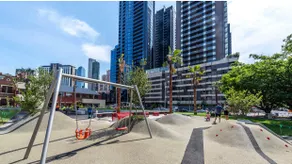 Stunning 3 Bdrm Apt in Southbank with Free Parking - Image 2