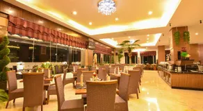 Grand Rocky Hotel Bukittinggi - Image 5