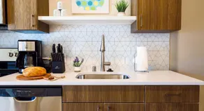 Riverfront Park Travel Apartments - Image 5
