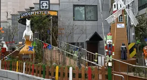The garden hotel - Image 5