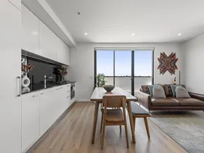 Bright City-view Retreat in the Heart of Preston - Image 3