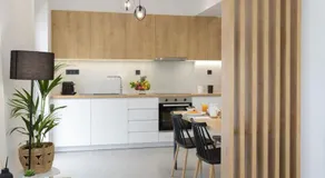 Onar Elegant Beachside Home - Image 3