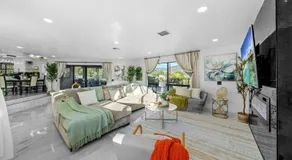 Entire Private Home with 3 Bedrooms 2 Bathrooms, Mountain View, Jetted Tub, 2500 sqft, King Bed,Garage, Available Now - Image 2
