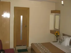 Hotel Kapoor - Image 3