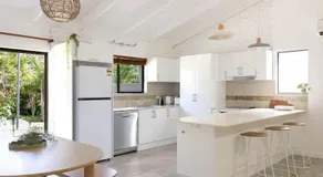 Boutique Beach Stay Pet Friendly Great Location - Image 5