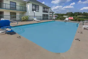 Days Inn by Wyndham Sanford - Image 4