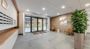 Zenit Sunrise Oasis -Garage, Balcony & Smart TV - Image 4