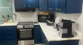 Modern & Cozy Basement Suite Lower Unit - 3 rooms -1 King bed - 2 Car Parking - Image 5