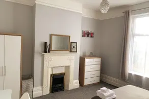 Cosy 2 bed flat in Baffins! - Image 4