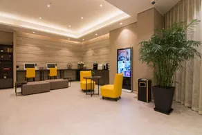 Home Inn Plus Shanghai Hongqiao Road Metro Station - Image 5
