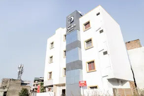 Hotel O P Crown Hotel - Image 5