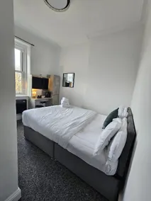 Edinburgh City Hotel - Image 3