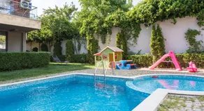 Unique apartment with pool and sauna - Image 4