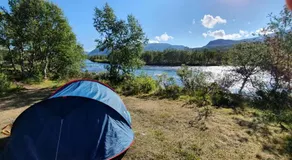 Mitsubishi med telt og camping utstyr - Image 3