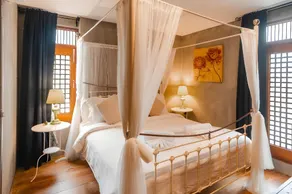 House Of Passion Amphawa - Image 2