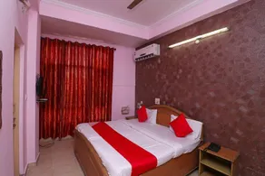 OYO 43425 Hotel Puri - Image 2