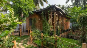 Sukumara Homestay Unique Eco Luxury Mud and Bamboo Beachfront Villa - Image 5