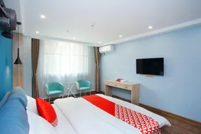 North Shore Theme Hotel - Image 2